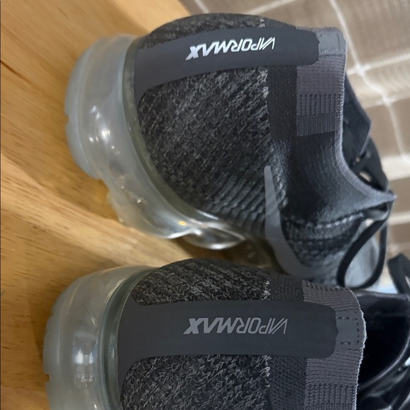 Nike Flyknit VaporMax Sneakers - Gray - Picture 4 of 7